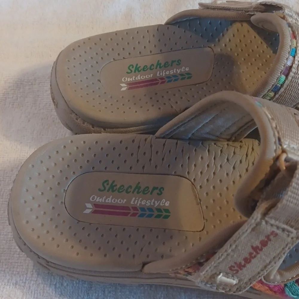 Skechers Women's Beige and Multicolor Sandals Size 7